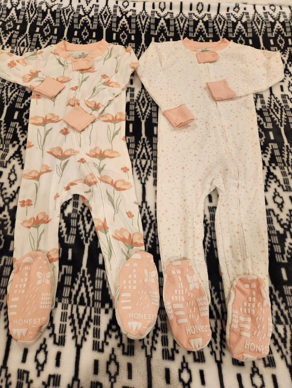 Honest Company Kids Peach Floral &Pink Star Print One-Piece Sleepers, Size 18M